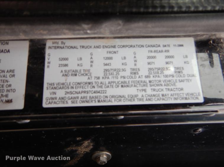 image for item EO9653 2007 International 9400i semi truck