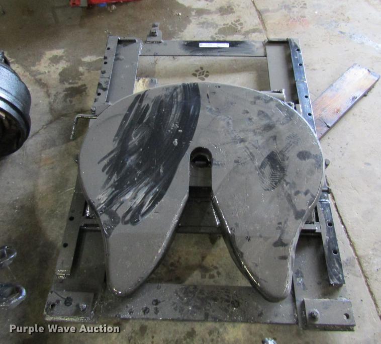 image for item FI9512 Air operated sliding fifth wheel plate