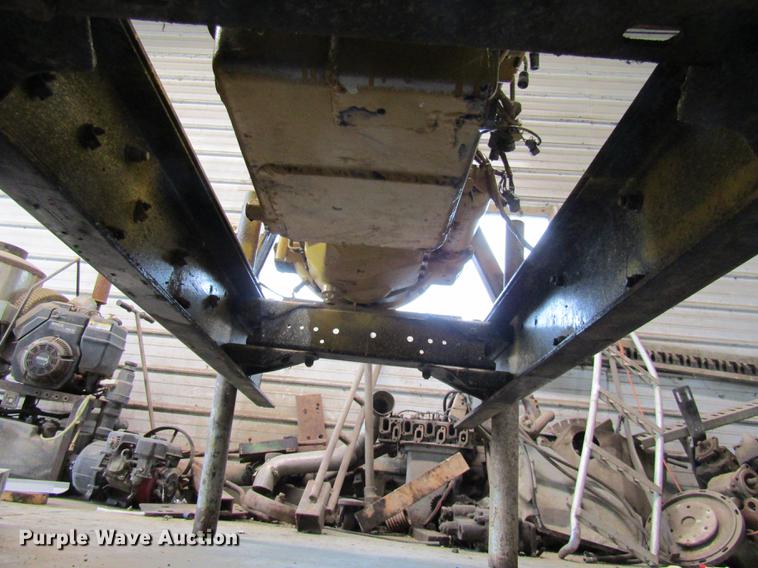 image for item FI9513 Caterpillar 3406B 14.6L six cylinder diesel engine