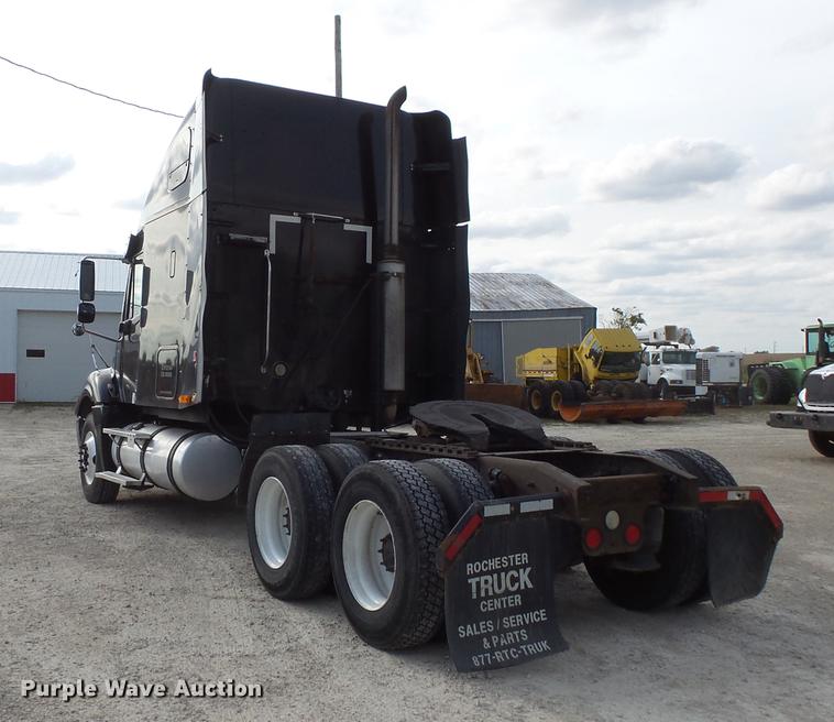 image for item FT9956 2005 Freightliner Columbia semi truck