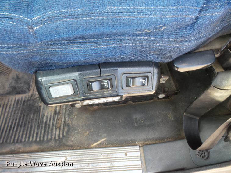 image for item FT9956 2005 Freightliner Columbia semi truck