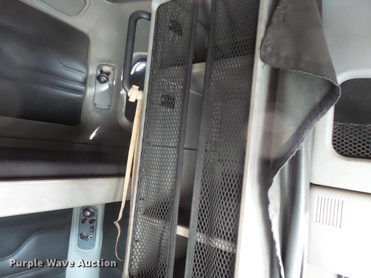 image for item FT9956 2005 Freightliner Columbia semi truck