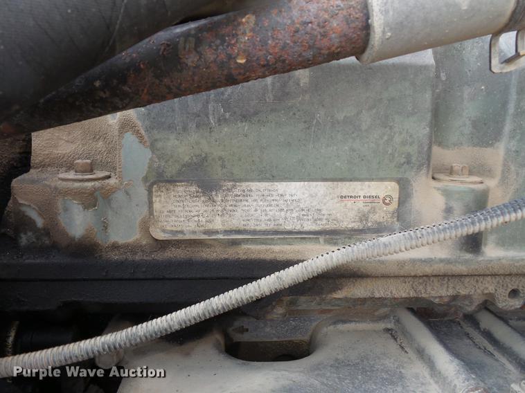 image for item FT9956 2005 Freightliner Columbia semi truck