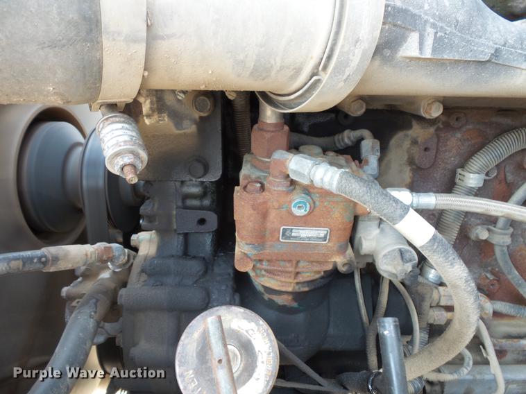 image for item FT9956 2005 Freightliner Columbia semi truck