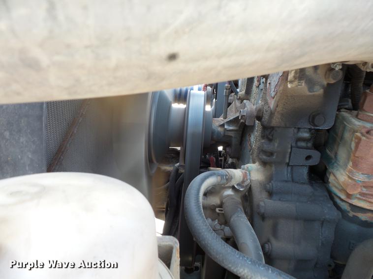 image for item FT9956 2005 Freightliner Columbia semi truck