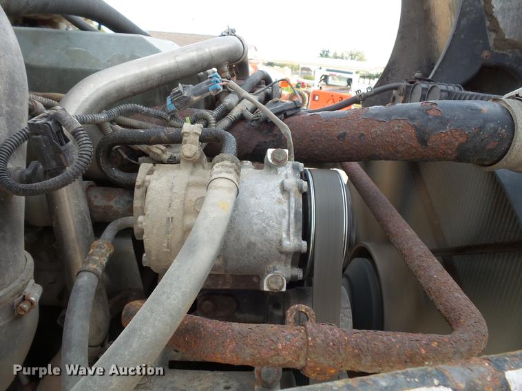 image for item FT9956 2005 Freightliner Columbia semi truck