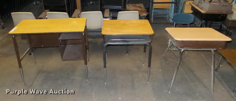 image for item AM9035 Approx. 100 pieces of furniture