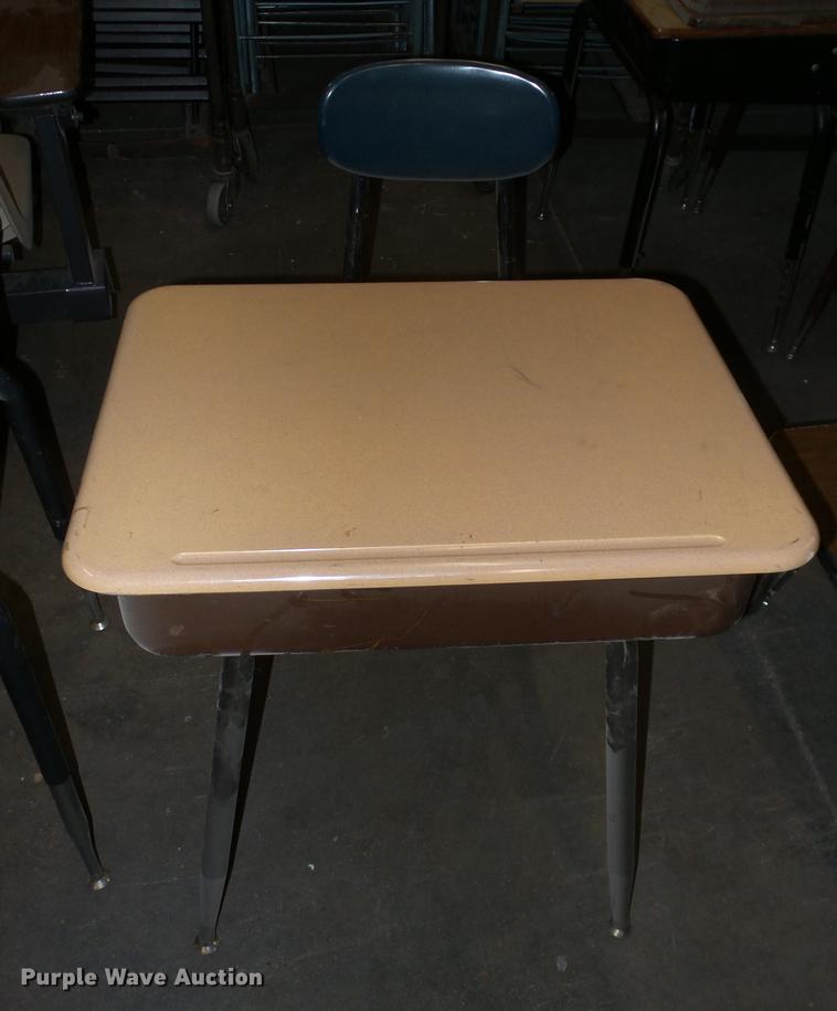 image for item AM9035 Approx. 100 pieces of furniture