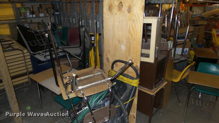 image for item AM9035 Approx. 100 pieces of furniture