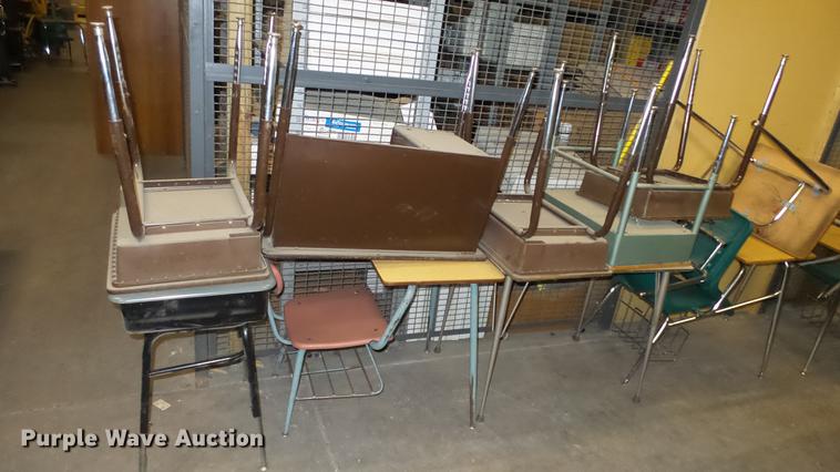 image for item AM9035 Approx. 100 pieces of furniture