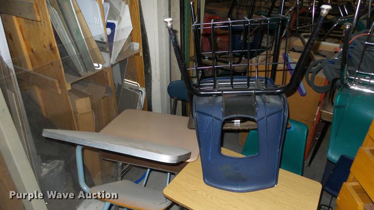 image for item AM9035 Approx. 100 pieces of furniture