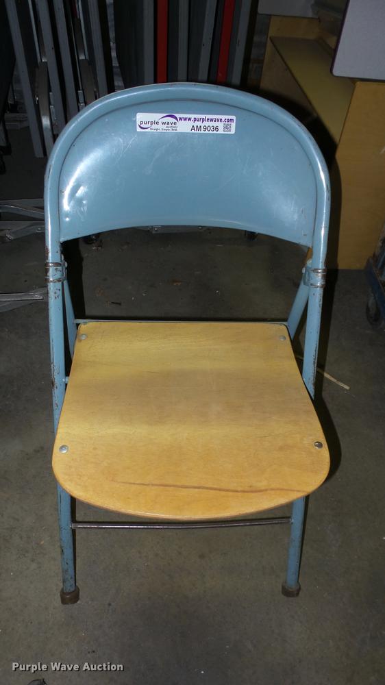 image for item AM9036 Approximately 32 folding chairs