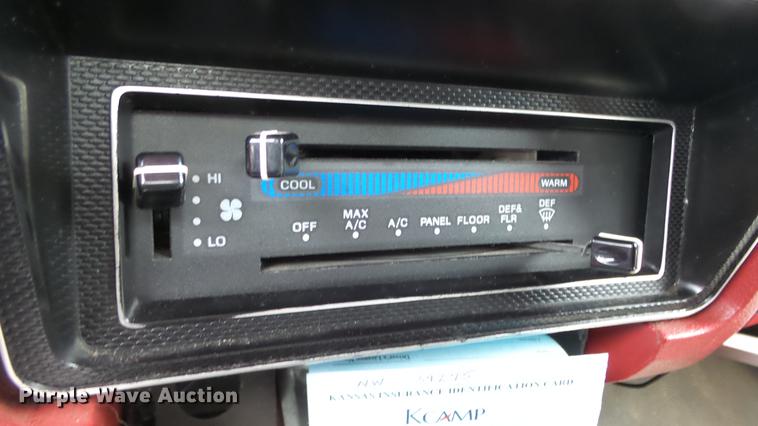 image for item AM9097 1982 Ford F700 tank truck