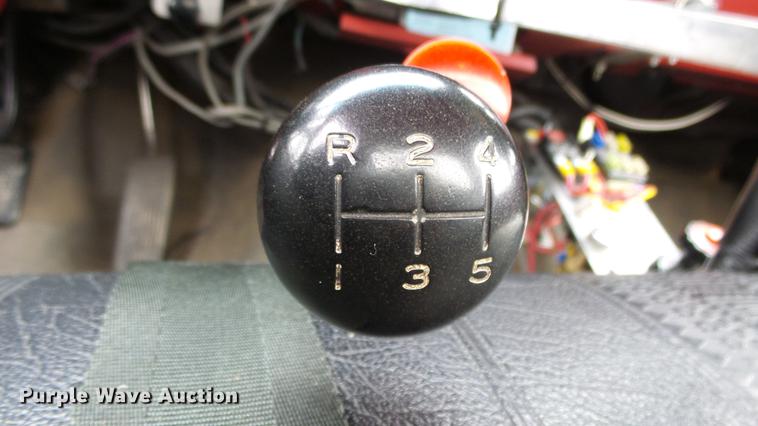 image for item AM9097 1982 Ford F700 tank truck