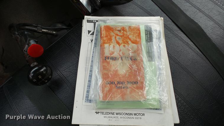 image for item AM9097 1982 Ford F700 tank truck