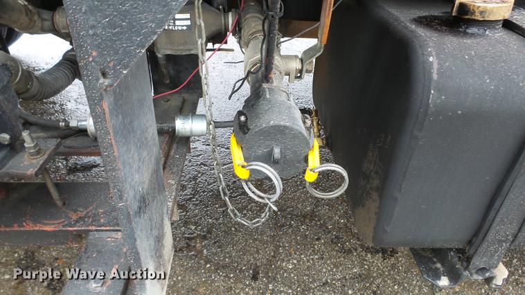 image for item AM9097 1982 Ford F700 tank truck