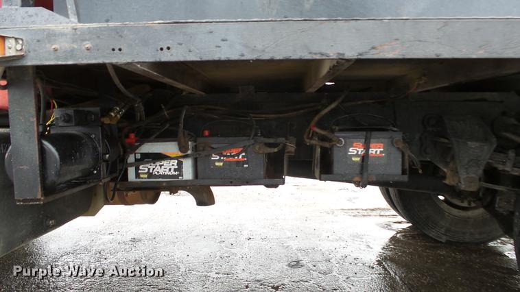 image for item AM9097 1982 Ford F700 tank truck