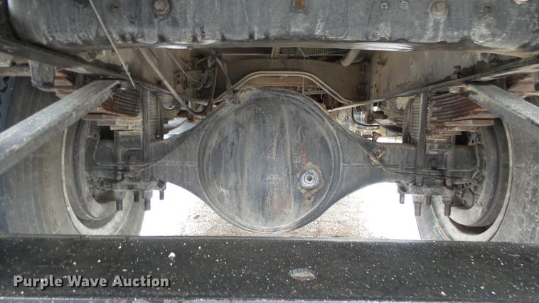 image for item AM9097 1982 Ford F700 tank truck