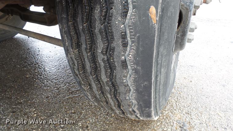 image for item AM9097 1982 Ford F700 tank truck