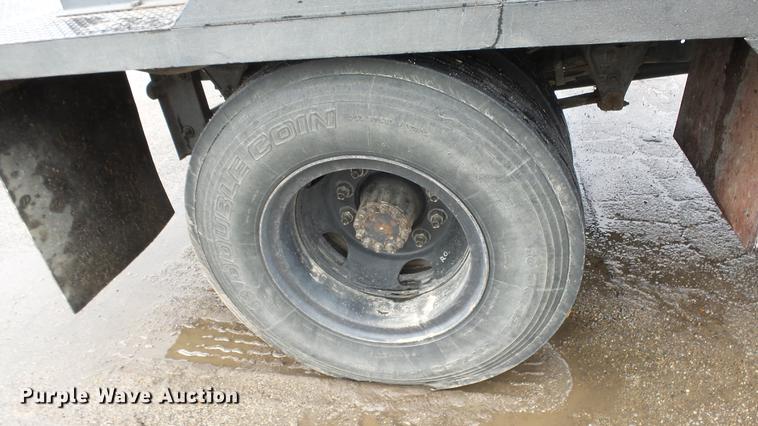 image for item AM9097 1982 Ford F700 tank truck