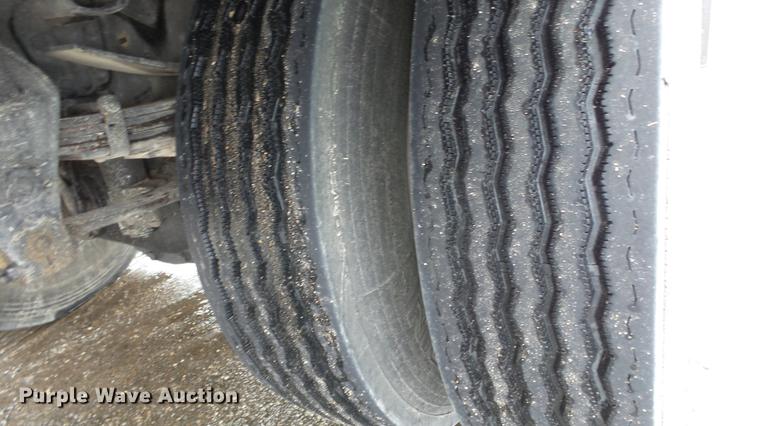 image for item AM9097 1982 Ford F700 tank truck