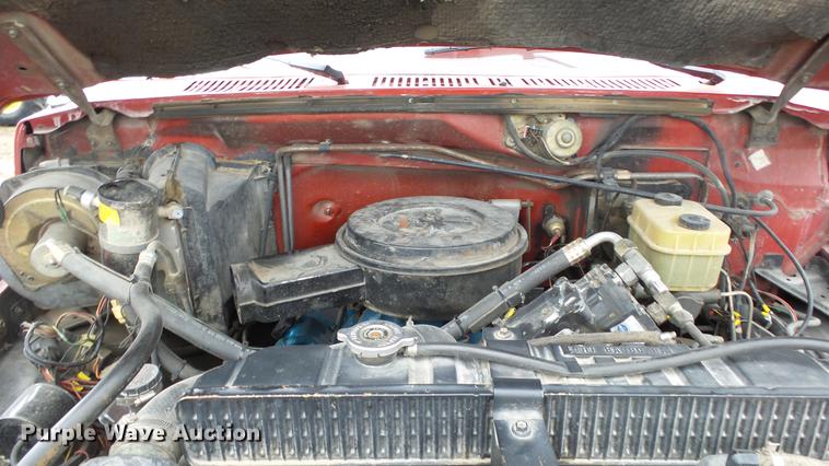 image for item AM9097 1982 Ford F700 tank truck