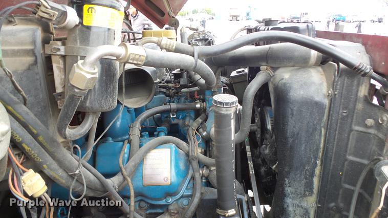 image for item AM9097 1982 Ford F700 tank truck