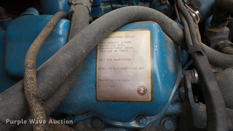 image for item AM9097 1982 Ford F700 tank truck