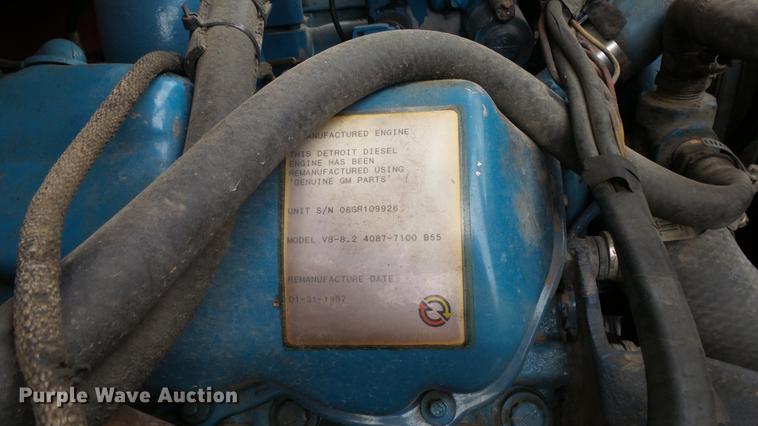 image for item AM9097 1982 Ford F700 tank truck