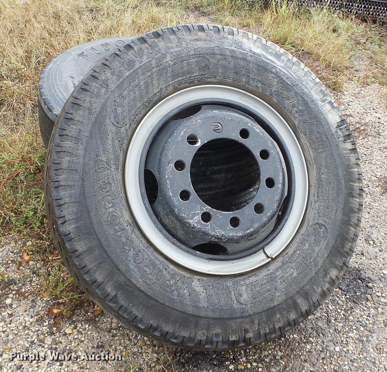 image for item AM9097 1982 Ford F700 tank truck