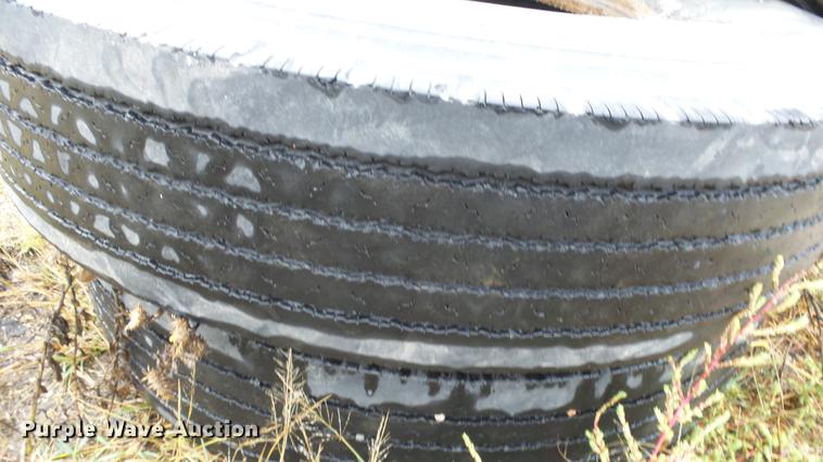 image for item AM9097 1982 Ford F700 tank truck