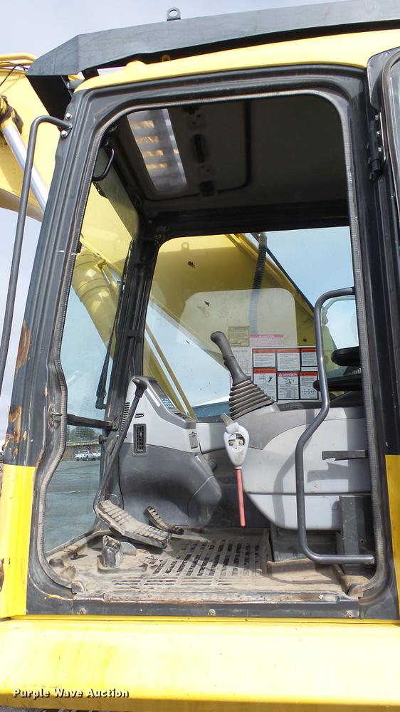 image for item AM9098 2003 Komatsu PC200LC-7L excavator