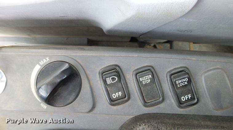 image for item AM9098 2003 Komatsu PC200LC-7L excavator