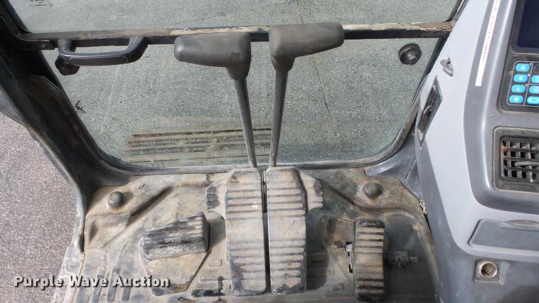 image for item AM9098 2003 Komatsu PC200LC-7L excavator