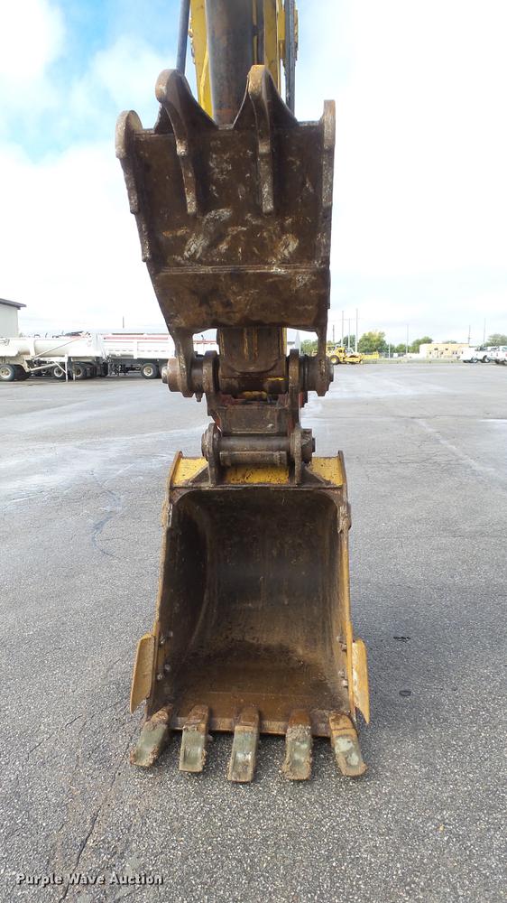 image for item AM9098 2003 Komatsu PC200LC-7L excavator