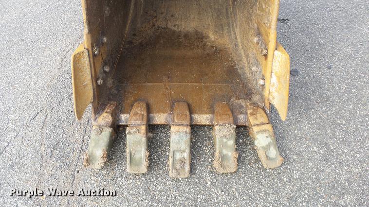 image for item AM9098 2003 Komatsu PC200LC-7L excavator