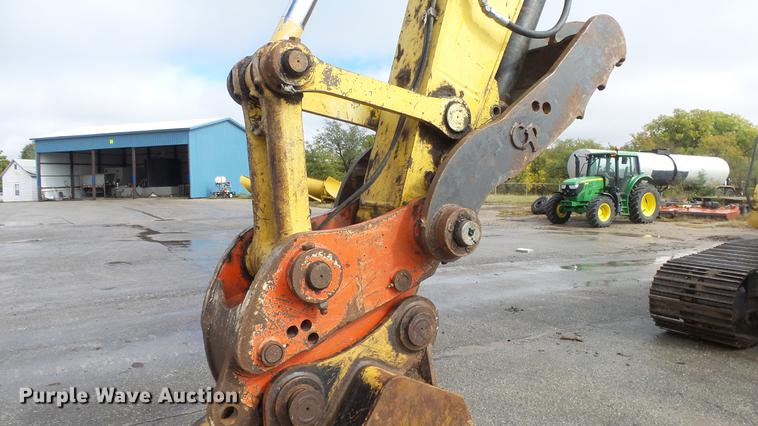 image for item AM9098 2003 Komatsu PC200LC-7L excavator