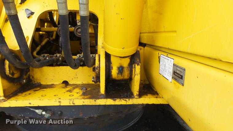 image for item AM9098 2003 Komatsu PC200LC-7L excavator