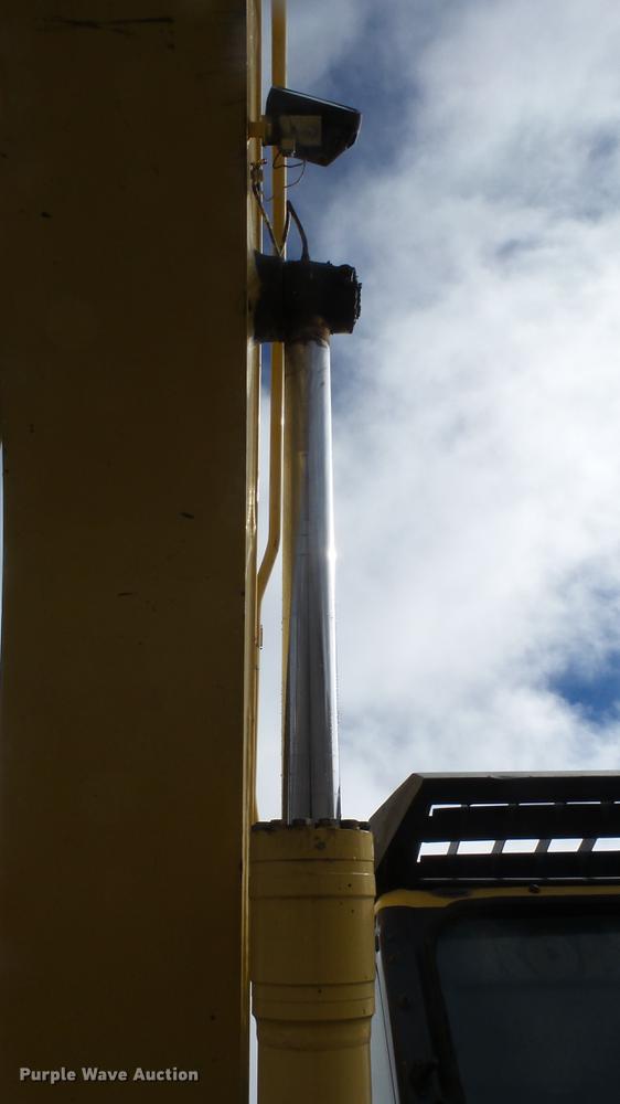 image for item AM9098 2003 Komatsu PC200LC-7L excavator