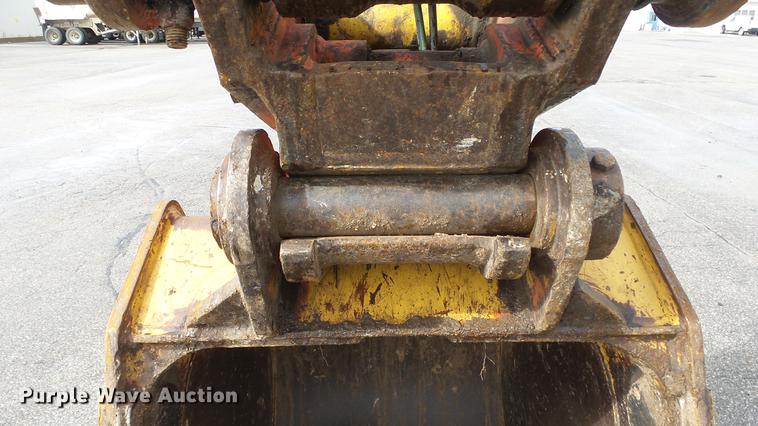 image for item AM9098 2003 Komatsu PC200LC-7L excavator
