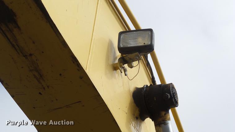 image for item AM9098 2003 Komatsu PC200LC-7L excavator