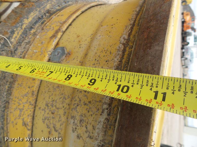 image for item BU9746 (4) motor grader wheels