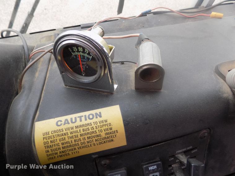 image for item DB9070 1995 Thomas Built Saf-T-Liner MVP EF school bus