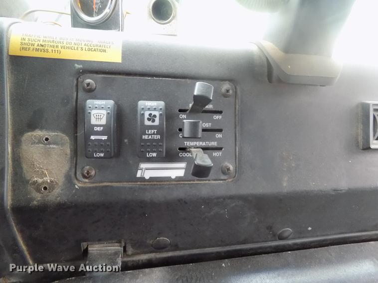 image for item DB9070 1995 Thomas Built Saf-T-Liner MVP EF school bus