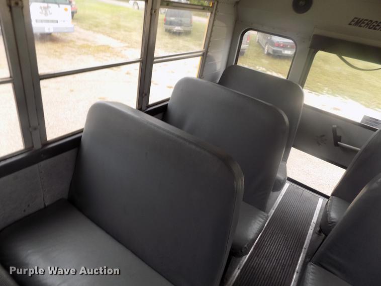 image for item DB9070 1995 Thomas Built Saf-T-Liner MVP EF school bus