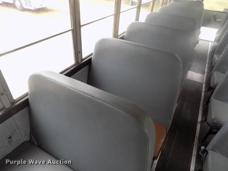 image for item DB9070 1995 Thomas Built Saf-T-Liner MVP EF school bus