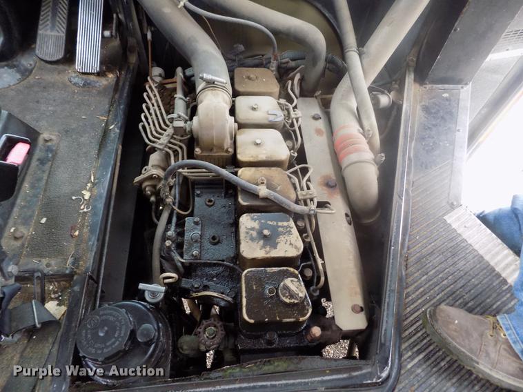 image for item DB9070 1995 Thomas Built Saf-T-Liner MVP EF school bus