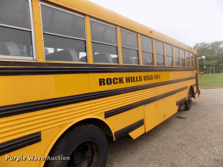 image for item DB9070 1995 Thomas Built Saf-T-Liner MVP EF school bus