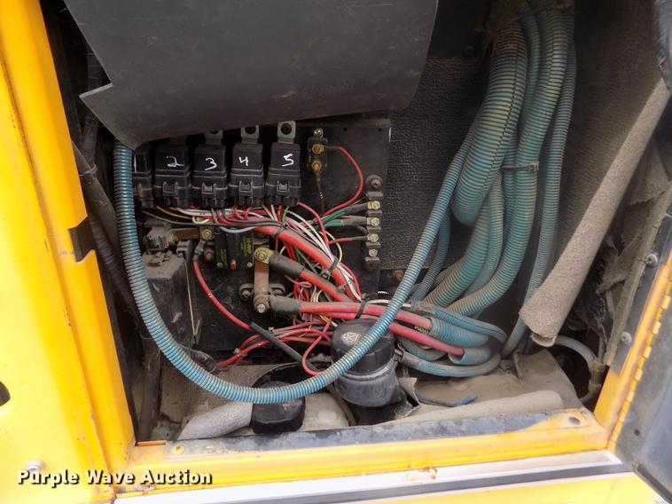 image for item DB9070 1995 Thomas Built Saf-T-Liner MVP EF school bus