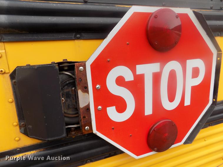 image for item DB9070 1995 Thomas Built Saf-T-Liner MVP EF school bus